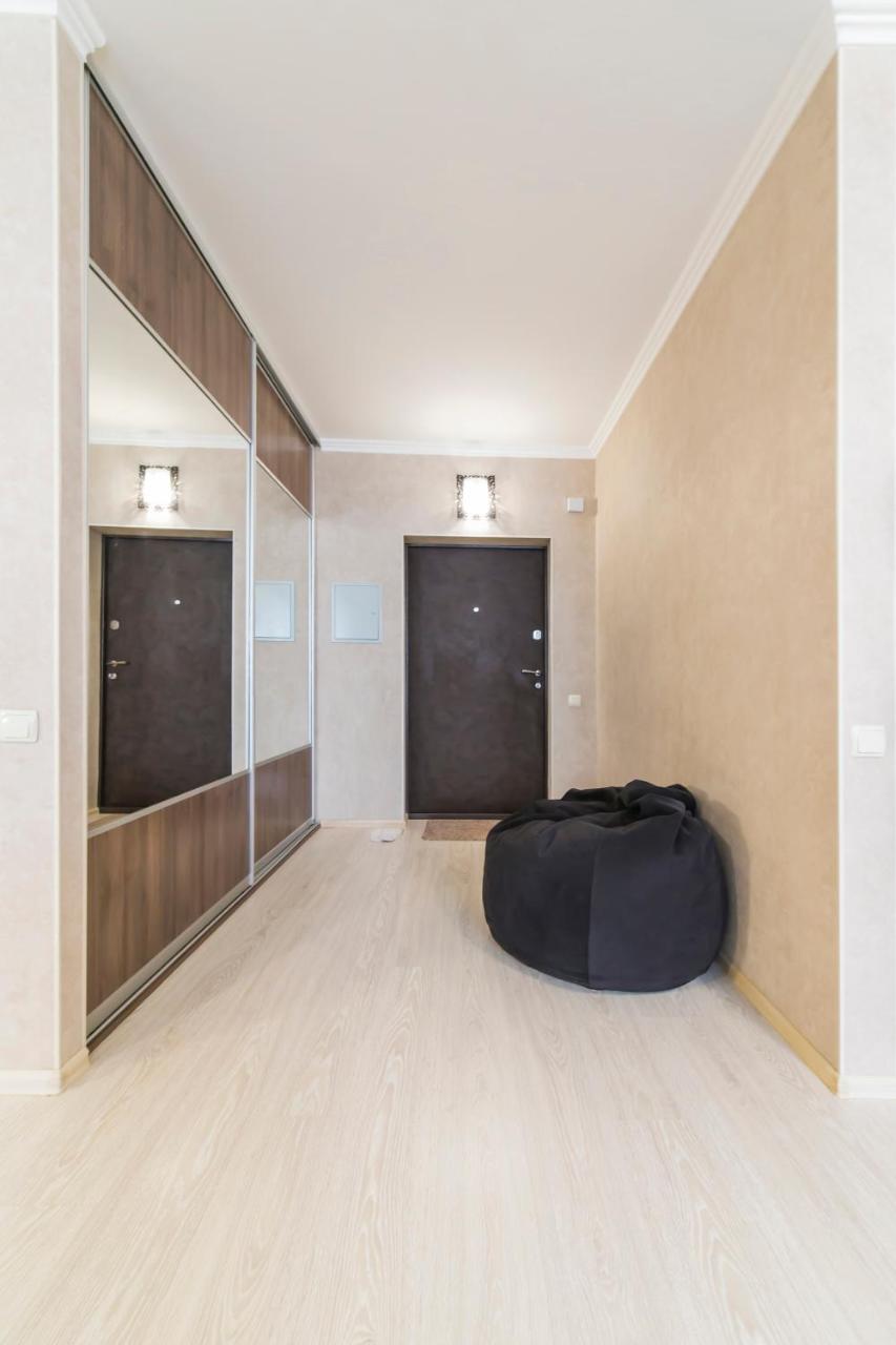 Studio Apartment On Bazhana Kijev Kültér fotó